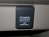 アクセサリーソケット機能付きです。消費電力120W(10A)以下のアクセサリーに、直流12Vの電源を供給します。
