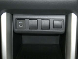 USB端子付き。最近、普及しているUSB。スマホやタブレット以外もUSB充電が増えていますよね。またスマホやメモリー媒体にお手持ちの、貴方のお気に入りの音楽を車内でも楽しめます♪