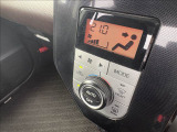 オートエアコンで車内でも快適に過ごすことができます。