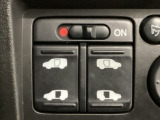 【両側パワースライドドア】両側がパワースライドドアになっており、運転席のスイッチやスマートキーでも開閉が可能です!開口部も広いので乗り降りも楽々♪