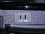 AC100V100Wのコンセントを装備しております。