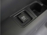 ◆サードシート用アクセサリーソケット◆3列目にも電源を設置。搭乗される方がスマホの充電をしたり、アウトドアのシーンでも活躍いたします!