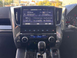 ナビには音声通話やオーディオ機能が搭載されており、快適にお乗りいただけます。
