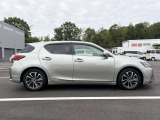 スタイリッシュな外装の後期モデルです♪とても運転のしやすいサイズ感なので、初めてのおクルマにももってこいです!