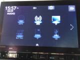 フルセグTVを搭載。CD/DVD再生、Bluetoothオーディオに対応しています。