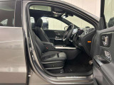 当店でお車をご購入のお客様はオーナー様専用保険「メルセデス・ベンツ保険」にご加入頂けます。飛来物によるフロントガラス破損やパンクによるタイヤ交換の際に、修理費用の一部をお支払いしております。