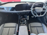 Audiのインテリアはエクステリア同様、優れたデザイン性とクオリティ、そして機能性を兼ね備えております。