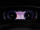 デジタルメータークラスター【Digital Cockpit Pro】付き車両。メーター内にナビゲーションが表示されます。