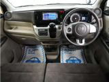 運転にかかわる様々な操作を安全に行えるように視点移動が少なく、操作性に配慮されたスイッチ類が凝縮されたコクピットです。