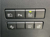 コーナーセンサーを車の前後に装備。障害物までの距離に応じて警告音を変えてお知らせ。縦列駐車時や駐車場・車庫などでの取り回しをサポートします。詳細は販売店スタッフまでおたずねください。