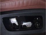 当社BMW認定中古車は全車保証付きでございます。また保証料金や整備費用はお見積書内の諸費用・税金に追加計上する事はございません。認定中古車保証付きのお支払総額でお見積りご依頼の上、他店とお比べください
