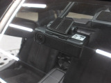 【別途SDカードの購入が必要です。詳しくは販売店スタッフまで】運転中の映像・音声などを記録して、交通事故やトラブルが起きた時の正確な状況把握に役立つドライブレコーダーが装着されています。
