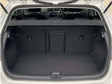 ■リアシートを倒せば、広いラゲージスペースが確保できますので、荷物の多い時は便利です!