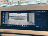 車の先端より更に先を見渡せるパノラマビュー。左右の状況も判断しやすくなるので、狭い路地を走る際に重宝します。