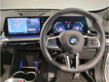 【パドルシフト付】Mマルチステアホイルに付随する「パドル・シフト」F1マシン感覚でシフトチェンジが可能となりよりドライビングの楽しさを演出します