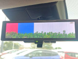 スマートルームミラー装備!車内の状況や天候や明るさに関わらず車両後方のカメラの映像をルームミラーに映し出します!