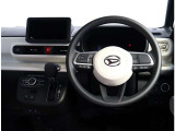 お車のご納車は待ち遠しいもの。1日でも早くご納車が出来るよう、整備拠点と販売店を結ぶ輸送ラインを確立しております。