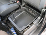 弊社でお車をご購入頂いたお客様は、一部車種を除いて【オイル交換永久無料】となっております。※詳細はスタッフまでお問合せ下さい。