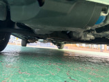 中古車という商品の特性上、下回りのサビやキズはございます。