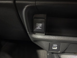 12V電源ソケットを設置しております。周辺機器の充電にご利用頂けます☆