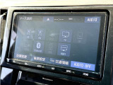 【ナビゲーション】目的地までしっかり案内してくれる使いやすいナビ。Bluetooth接続すればお持ちのスマホやMP3プレイヤーの音楽を再生可能!毎日の運転がさらに楽しくなります!!