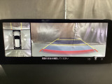 360度モニターは、4つのカメラによる前後左右・俯瞰映像でドライバーからは見えない領域の危険認知をサポート!全周囲の死角を減らし、狭い駐車場や幅寄せ、T字路の進入などの運転の安心感を高めます!