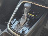 手に馴染むシフトノブで扱いやすく、快適な運転を支えます。