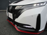 『LEDヘッドライト』通常のハロゲンライトに対して発光部分の発熱を抑えることで省電力につながる技術です。デザイン性も自由度が高いため、今後クルマのヘッドライトはLEDが主流になります☆