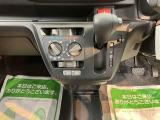 ご納車前に納車点検(法定12ヶ月点検相当)を実施し、基本性能に関わる機能や状態を徹底的に点検します。