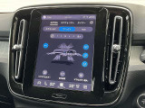 ■前席左右独立調整機能付きオートエアコン/各々の席で温度調整ができますので、各自に合った温度を設定できます!