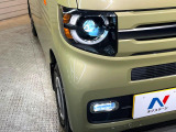 【LEDヘッドライト】悪天候や夜間走行時も良好な視界を確保し安心して運転できる高輝度LEDヘッドライトを装備!点灯速度が早く、消費電力も抑えられています。