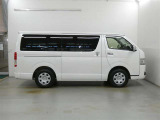 この度は、当社の展示車をご覧いただきまして、誠に有難うございます。自信をもってお勧めできる車となりますので、ごゆっくりご覧頂きたいと思います。