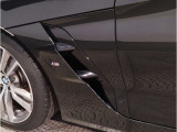 【BMWアロイホイル】軽量かつ強度に拘ったアロイホイル。走行性能ポテンシャルを引き出す設計。車の足元を引き締めてくれる大きなポイントはアロイホイルです。