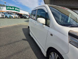 当店では 『低価格の軽自動車』 を中心に販売しています。またトラクターや油圧ショベルの取り扱いにも注力してますので、興味のある方はぜひお電話下さい!