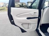 エンジンルームも綺麗に洗浄してから納車致します。普段あまり見ることが無い箇所だからこそ綺麗だと感動しますよね(*&acute;▽`*)