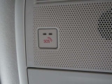 エアバッグ作動時や後突時、もしくは車内のSOSボタンを押した際に緊急通報オペレーターに連携し、救急・警察を手配します。更にオペレーターにも連携、お客様のご要望に応じてロードサービスの手配を行います。