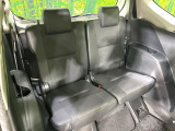 床下収納式のサードシートです。座席部分をコンパクトに収納でき、広大な荷室スペースとしてお使いいただけます!乗車人数や荷物の量など利用シーンに合わせて3列目を有効活用でき、とっても便利♪