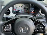 ステアリングスイッチです!!運転中のオーディオの音量やソースの変更も手元で出来ますよ!!