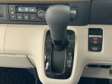 オートマチックシフトレバーは、手になじみ操作しやすい形状で安全運転にもつながります♪