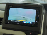 ◆リアワイドカメラシステム◆3種類の表示で後方確認をサポート♪セレクトレバーを「R」の位置に入れるとカメラ画像に切り替え。ノーマルビューでは従来のリアカメラと同様の標準的なビューで表示します!