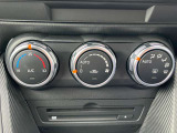車内快適オートエアコン。大きなダイヤル式で操作性も良好です