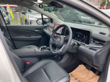 運転席まわりは、使用感も少なく良好な状態です。