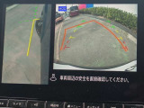 サイドブラインドモニターは「死角」となる左フロントタイヤ周りを映すので幅寄せや狭い道での運転に役立ちます!