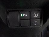 パーキングセンサーや横滑りを防ぐVSA等のスイッチ類は運転席の右側、手の届きやすい位置にあります。