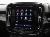 Google搭載のボルボなら、車内にいながら多彩なデジタルライフをお楽しみいただけます。Google Playから必要なアプリをダウンロードして、有意義な移動時間を楽しみましょう。