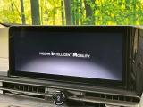 【メーカー純正12.3型ナビ】インテリアに溶け込むスタイリッシュな「専用設計」メーカーナビを装備♪視認性や操作性など基本性能にも優れ、より上質なカーライフをお楽しみいただけます。