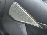 【BOSEサウンドシステム】16スピーカーで構成!! パワフルでバランスのよい低音と、なめらかで自然な楽器音とヴォーカルの共存を図っています。