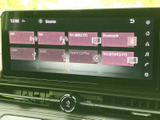 ラジオやテレビ、Bluetooth、USBなど複数の音源を画面から選べます。使いたい音源を一覧で確認しやすく、その日の気分や同乗者に合わせて切り替えられるのも便利です。