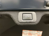 パワーバックドア装備です。ゴルフ場やホテルの車寄せでもスマートに荷物の出し入れが可能です♪♪