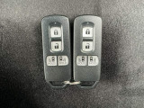 こちらの車両はスマートキー2個付属しておりますのでご安心くださいね(^^)/